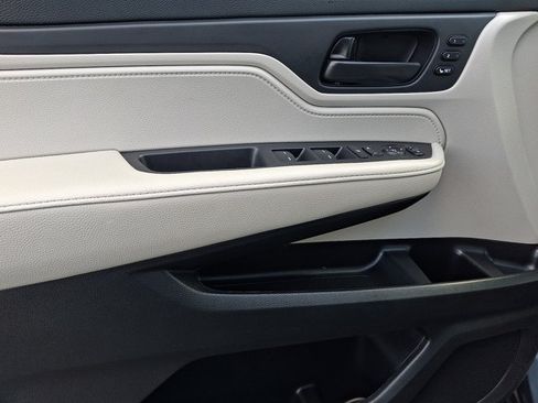 Used 2025 Honda Odyssey EX-L image 13