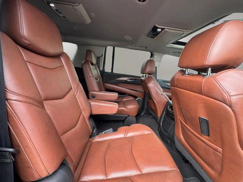 Used 2019 Cadillac Escalade ESV Premium Luxury RWD image 15