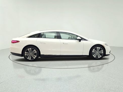 Used 2022 Mercedes-Benz EQS 450+ Sedan image 4