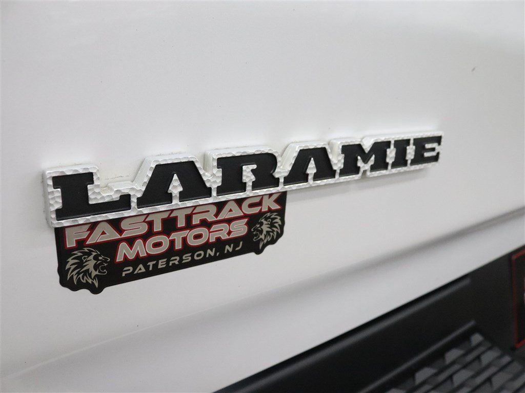 Used 2020 RAM 1500 Laramie w/ Sport Appearance Package AWD/4WD image 9