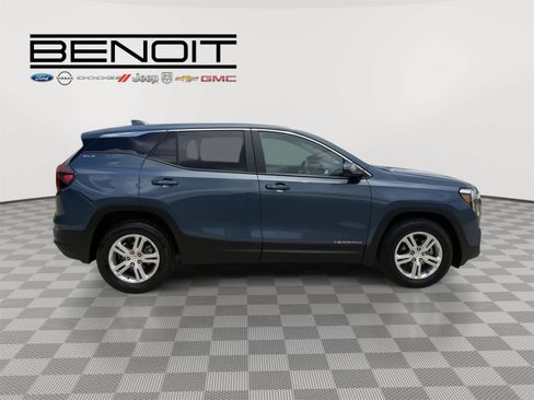 Used 2024 GMC Terrain SLE AWD/4WD image 6