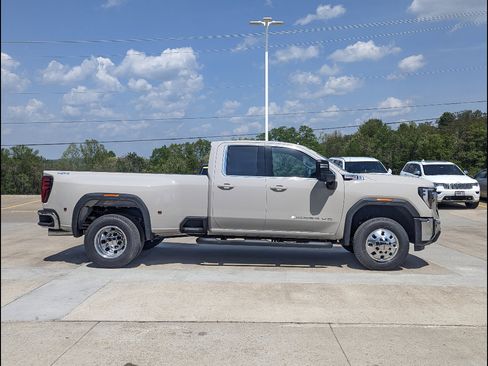 New 2026 GMC Sierra 3500 SLE w/ SLE Value Package AWD/4WD image 6