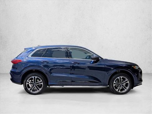 Certified 2025 Audi Q5 Premium w/ Convenience Package AWD/4WD image 4