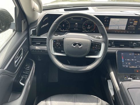 Used 2025 INFINITI QX80 Sensory AWD/4WD image 13