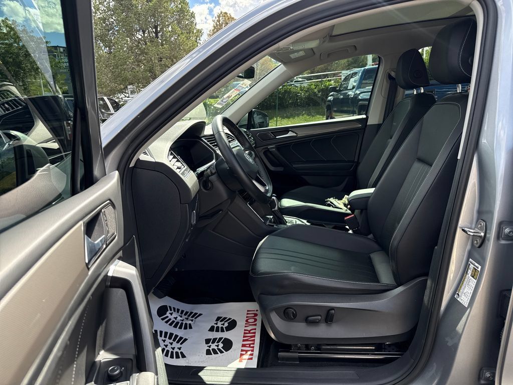 Used 2023 Volkswagen Tiguan SE AWD/4WD image 13
