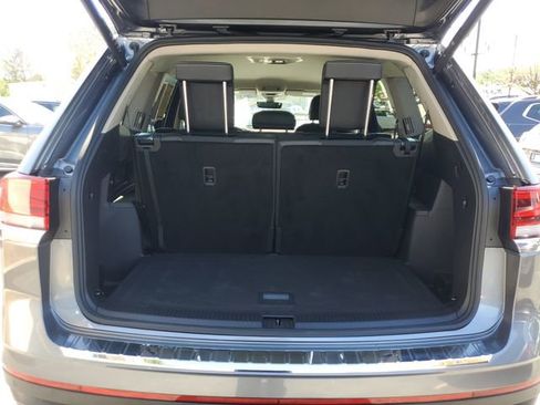 Used 2024 Volkswagen Atlas SE image 8