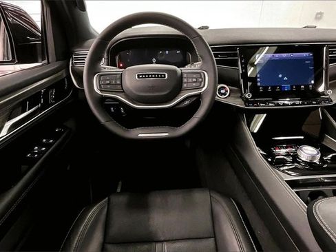 Used 2024 Jeep Wagoneer L Series III w/ Premium Group I image 5