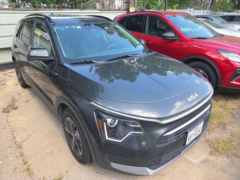 Used 2025 Kia Niro LX FWD image 6