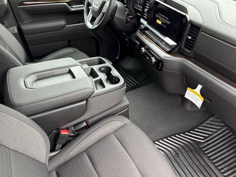 New 2026 GMC Sierra 1500 Elevation image 16