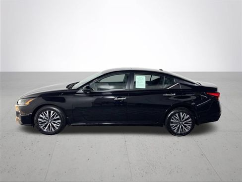 Used 2024 Nissan Altima 2.5 SV w/ SV Premium Package AWD/4WD image 9