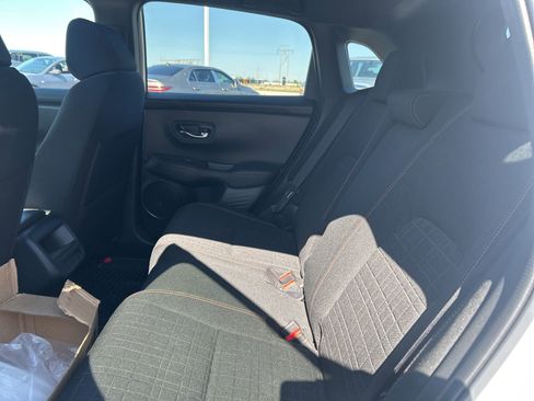 Used 2024 Honda HR-V Sport image 12