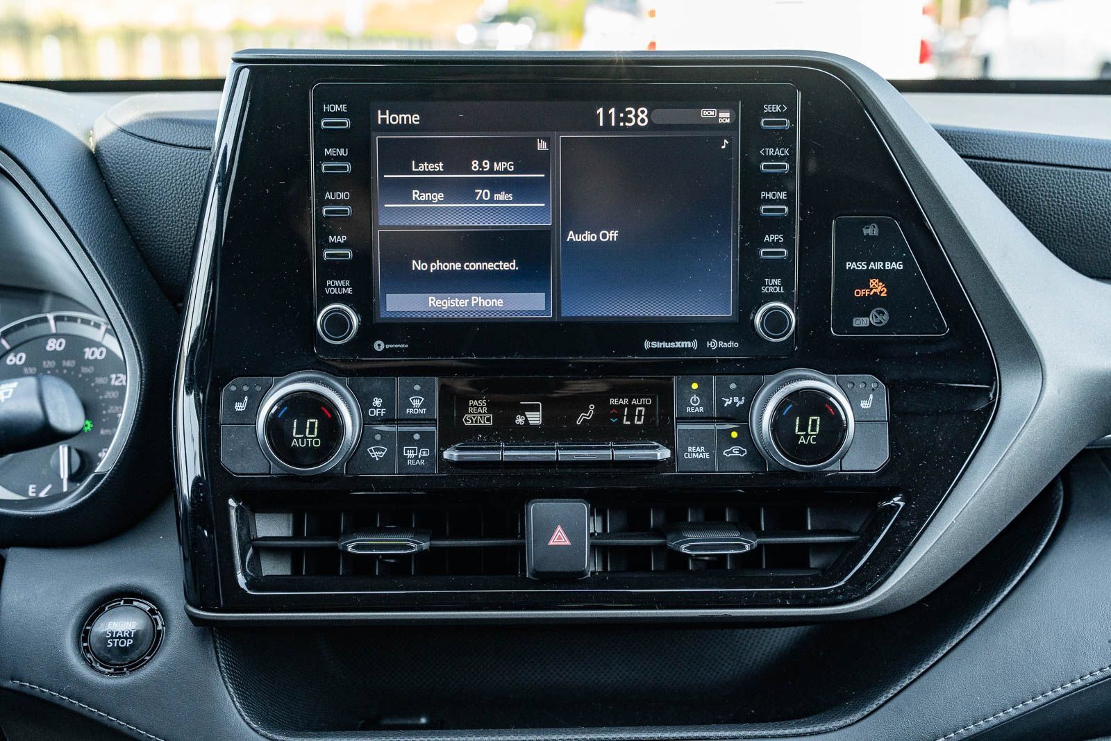 Used 2022 Toyota Highlander XLE FWD image 28