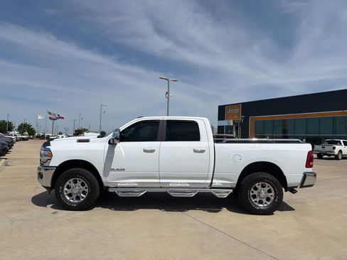 Used 2024 RAM 2500 Laramie AWD/4WD image 2