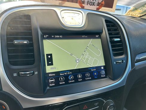 Used 2019 Chrysler 300 Limited image 20