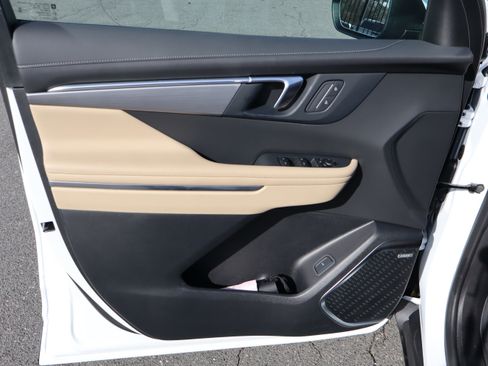 Used 2026 Buick Enclave Preferred w/ LPO, Floor Liner Package image 15