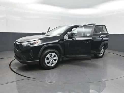 Used 2024 Toyota RAV4 LE image 39