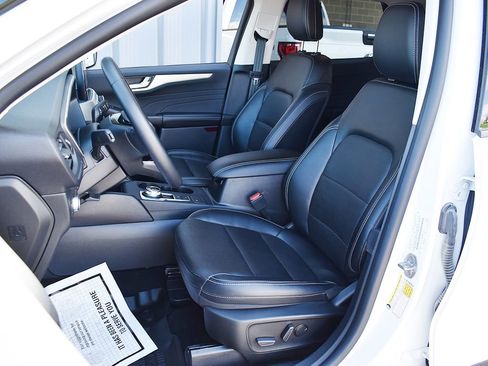 Certified 2022 Ford Escape SEL w/ Technology Package AWD/4WD image 5