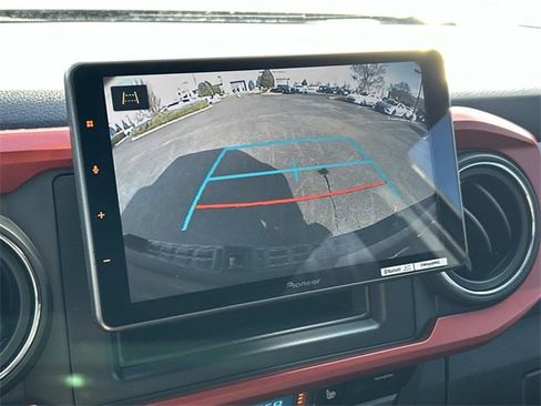 Used 2019 Toyota Tacoma TRD Sport image 26