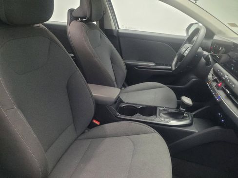 Used 2025 Kia K4 FWD image 21