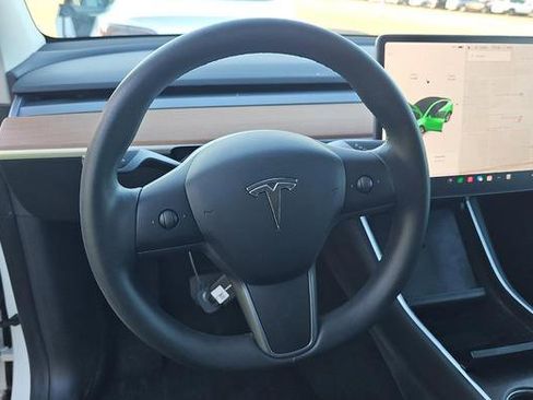Used 2020 Tesla Model Y Long Range image 8