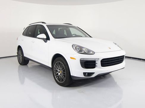 Certified 2017 Porsche Cayenne AWD/4WD image 12