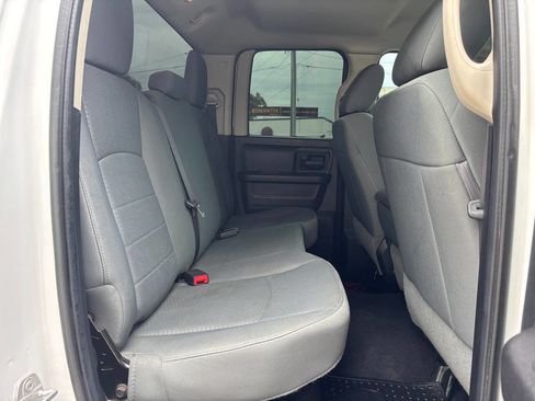 Used 2016 RAM 1500 Express RWD image 23