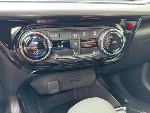 New 2026 Chevrolet Trax LT w/ LT Convenience Package FWD image 13
