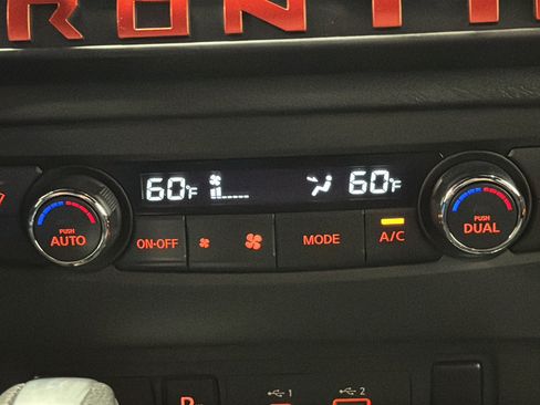 Used 2025 Nissan Frontier PRO-4X w/ Interior Protection Package AWD/4WD image 17