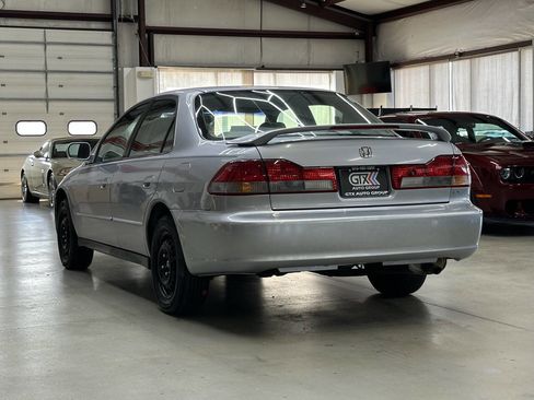 Used 2001 Honda Accord LX image 4