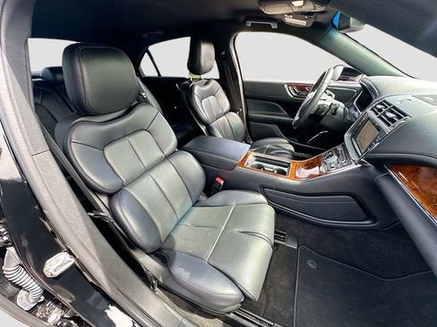Used 2019 Lincoln Continental AWD w/ Equipment Group 500A image 29