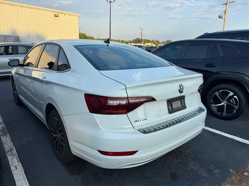 Used 2019 Volkswagen Jetta SEL w/ Cold Weather Package FWD image 7