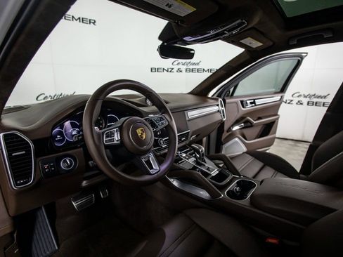 Used 2022 Porsche Cayenne Turbo S image 20
