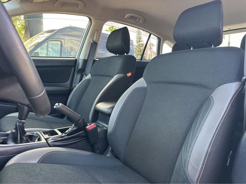 Used 2017 Subaru Crosstrek 2.0i Premium image 7