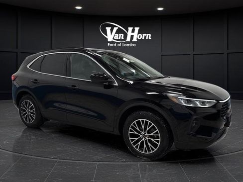 Used 2023 Ford Escape SE w/ PHEV Premium Package image 40