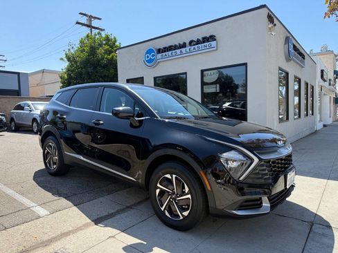 Used 2023 Kia Sportage LX AWD/4WD image 2