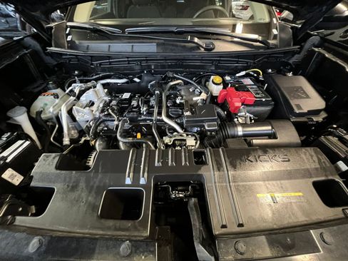 Used 2025 Nissan Kicks SV image 32