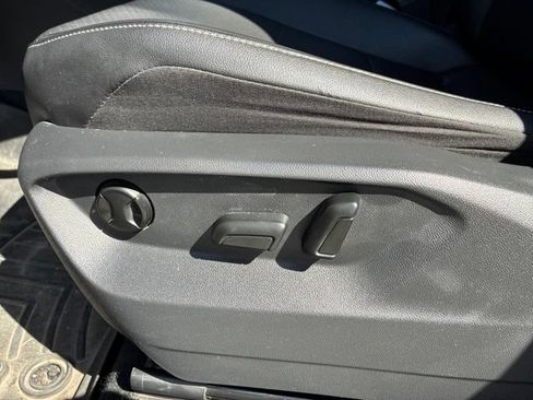 Used 2019 Volkswagen Tiguan SE w/ Panoramic Sunroof Package AWD/4WD image 11