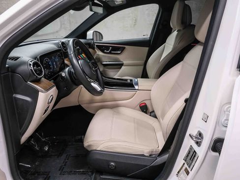Certified 2025 Mercedes-Benz GLC 300 image 21