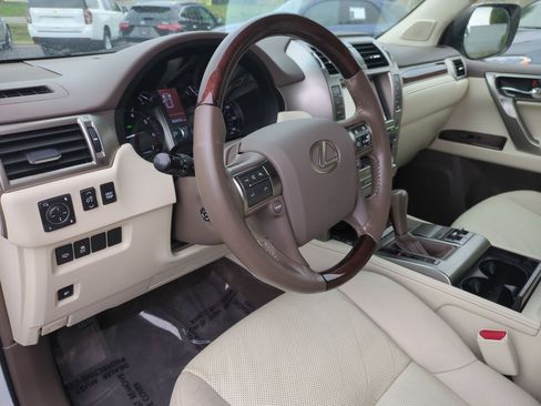 Used 2017 Lexus GX 460 Premium w/ Premium Package AWD/4WD image 15