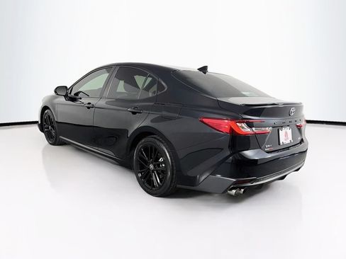 Used 2025 Toyota Camry SE w/ Convenience Package FWD image 7
