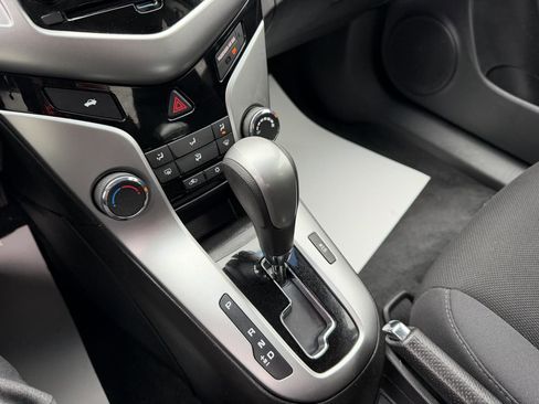 Used 2016 Chevrolet Cruze LT image 23