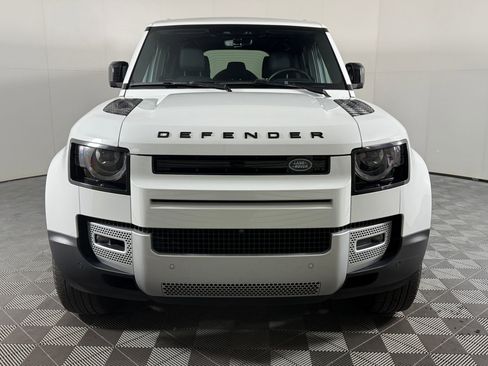 Used 2025 Land Rover Defender 110 S image 5