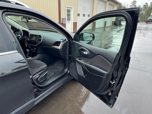 Used 2015 Jeep Cherokee Latitude image 36