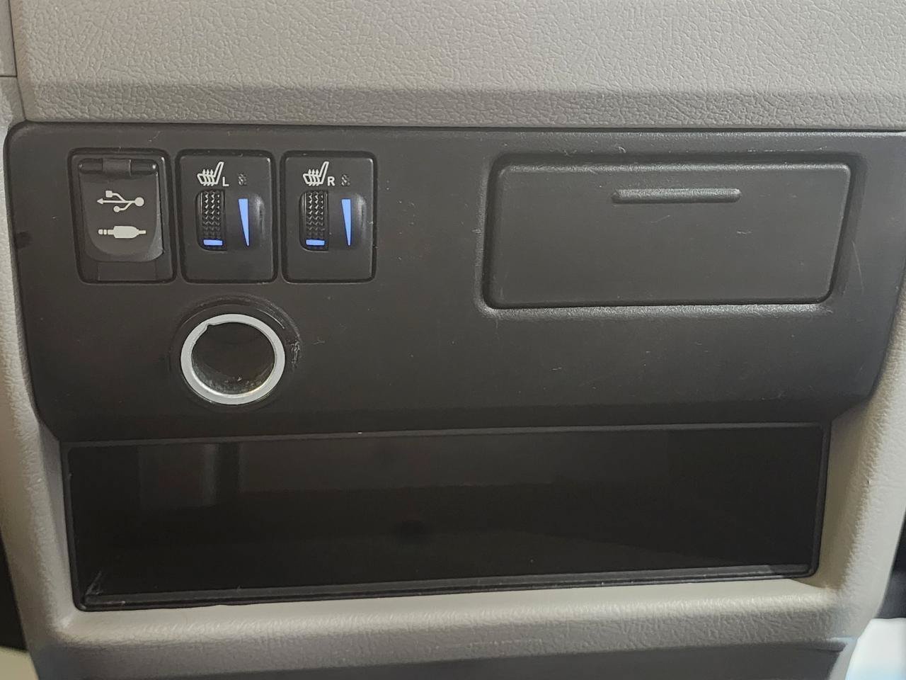 Used 2017 Toyota Sienna XLE AWD/4WD image 23
