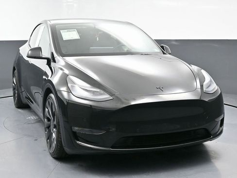 Used 2022 Tesla Model Y Performance image 3