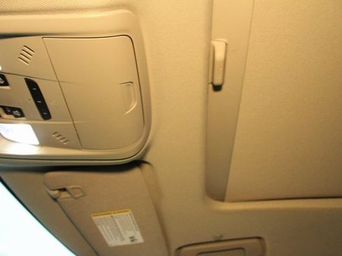 Used 2019 Buick Enclave Essence image 27