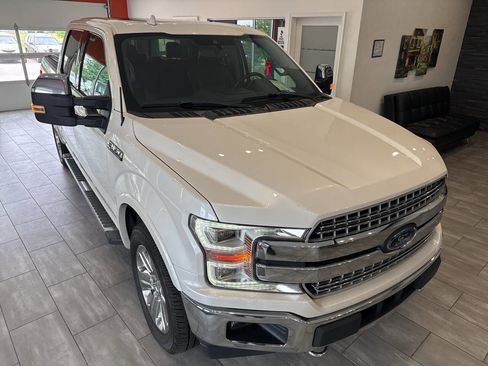 Used 2018 Ford F150 Lariat w/ Equipment Group 502A Luxury AWD/4WD image 4
