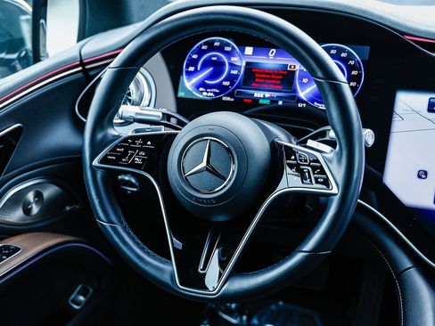 Used 2023 Mercedes-Benz EQS 580 580 image 13