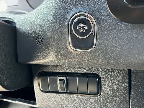 Used 2019 Mercedes-Benz Sprinter 144 image 20