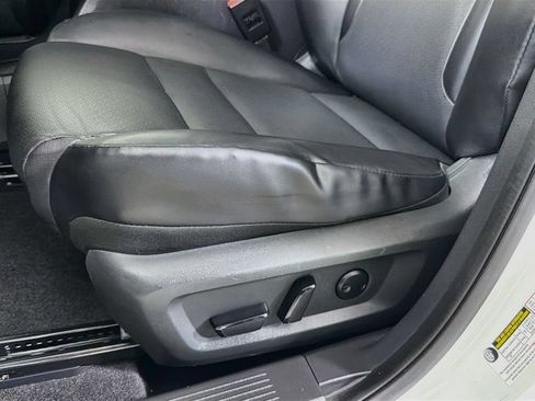 Used 2021 Nissan Rogue SV w/ Premium Package FWD image 24